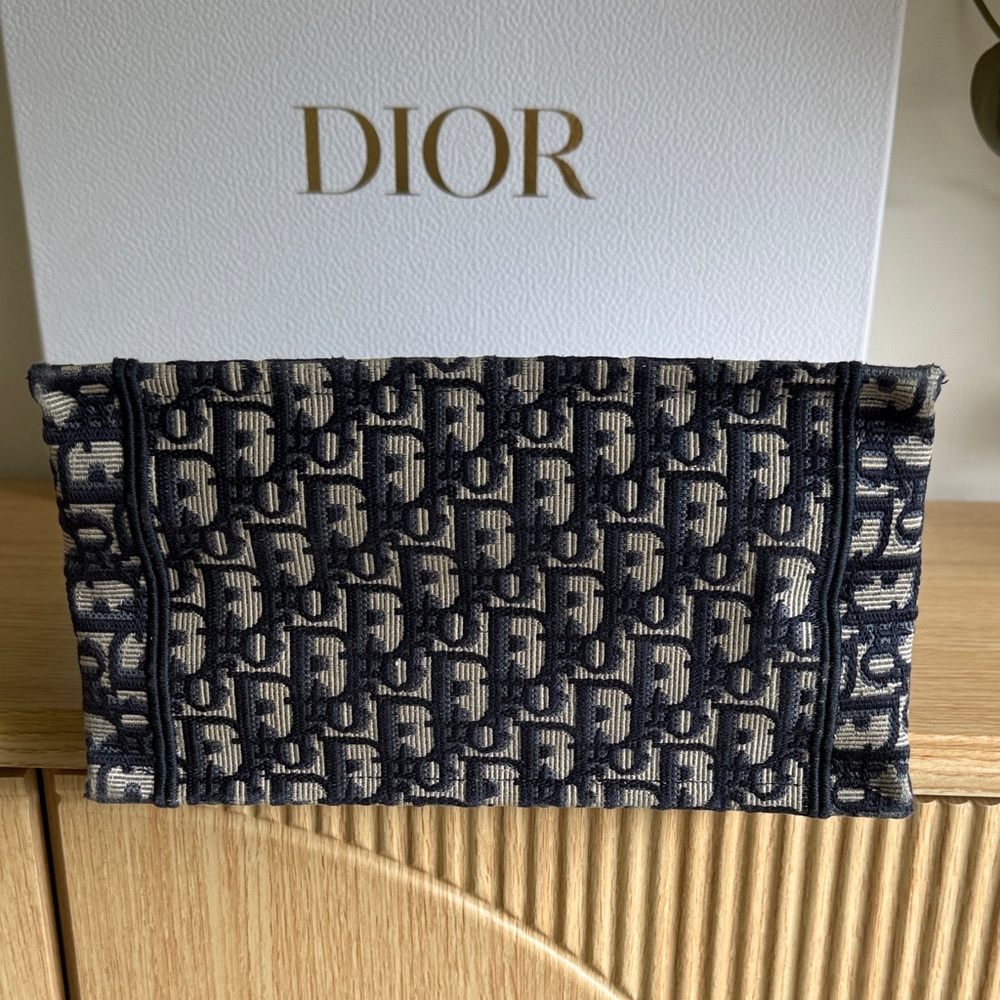 Christian Dior Navy & White Small Monogram Book Tote - Picture 8 of 15